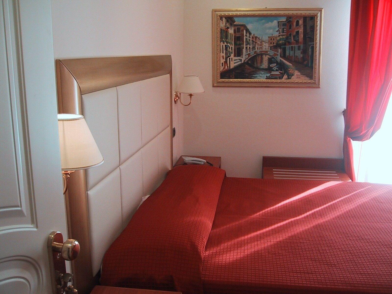 Hotel Metropolitan Белариа-Игеа Марина Екстериор снимка