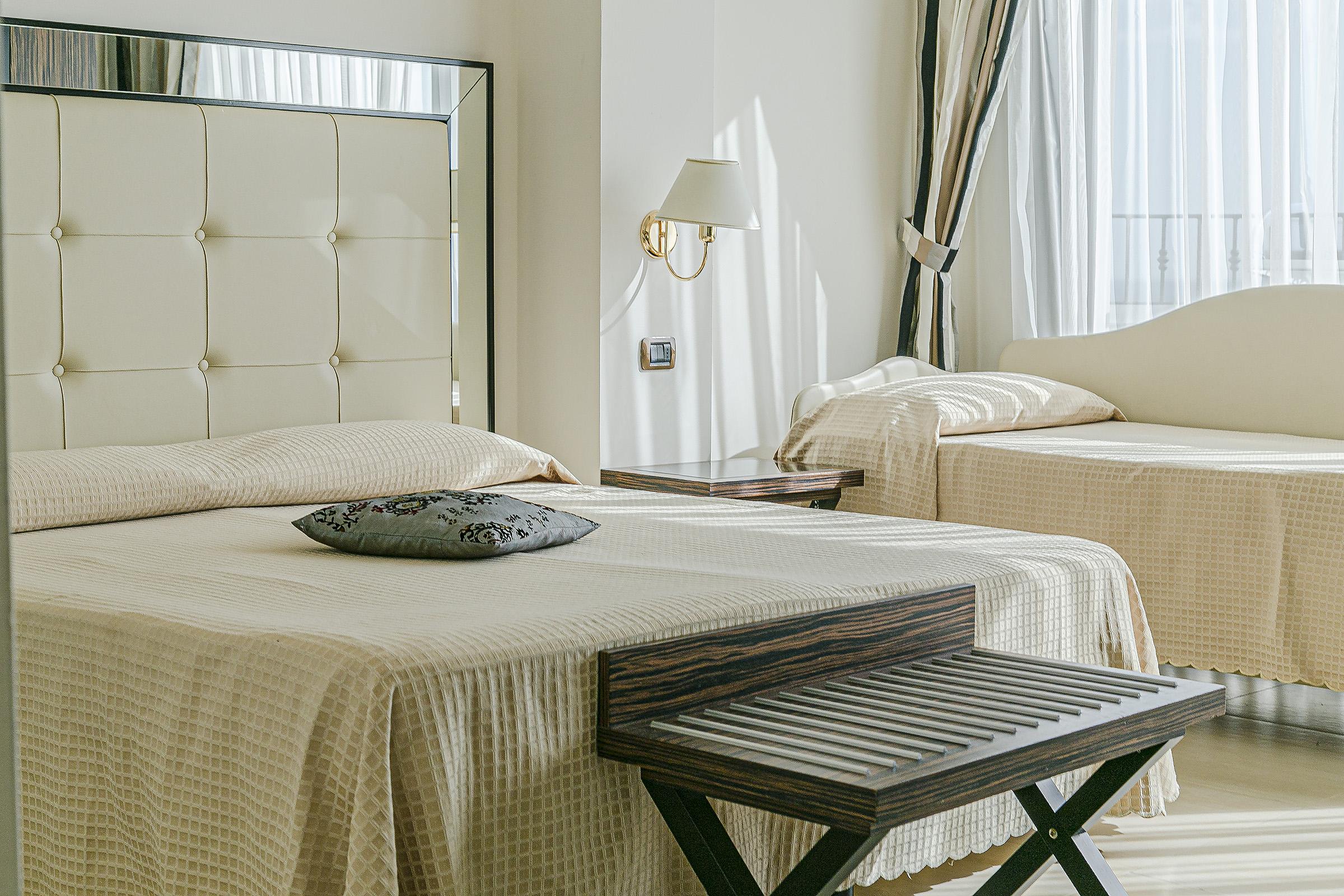 Hotel Metropolitan Белариа-Игеа Марина Екстериор снимка