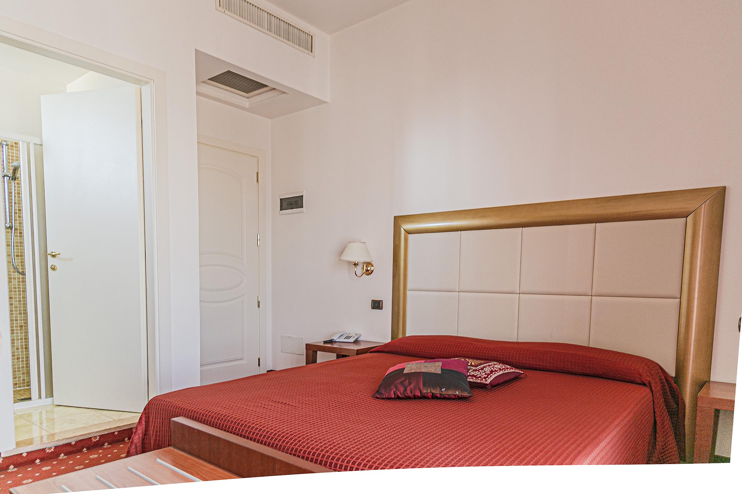 Hotel Metropolitan Белариа-Игеа Марина Екстериор снимка