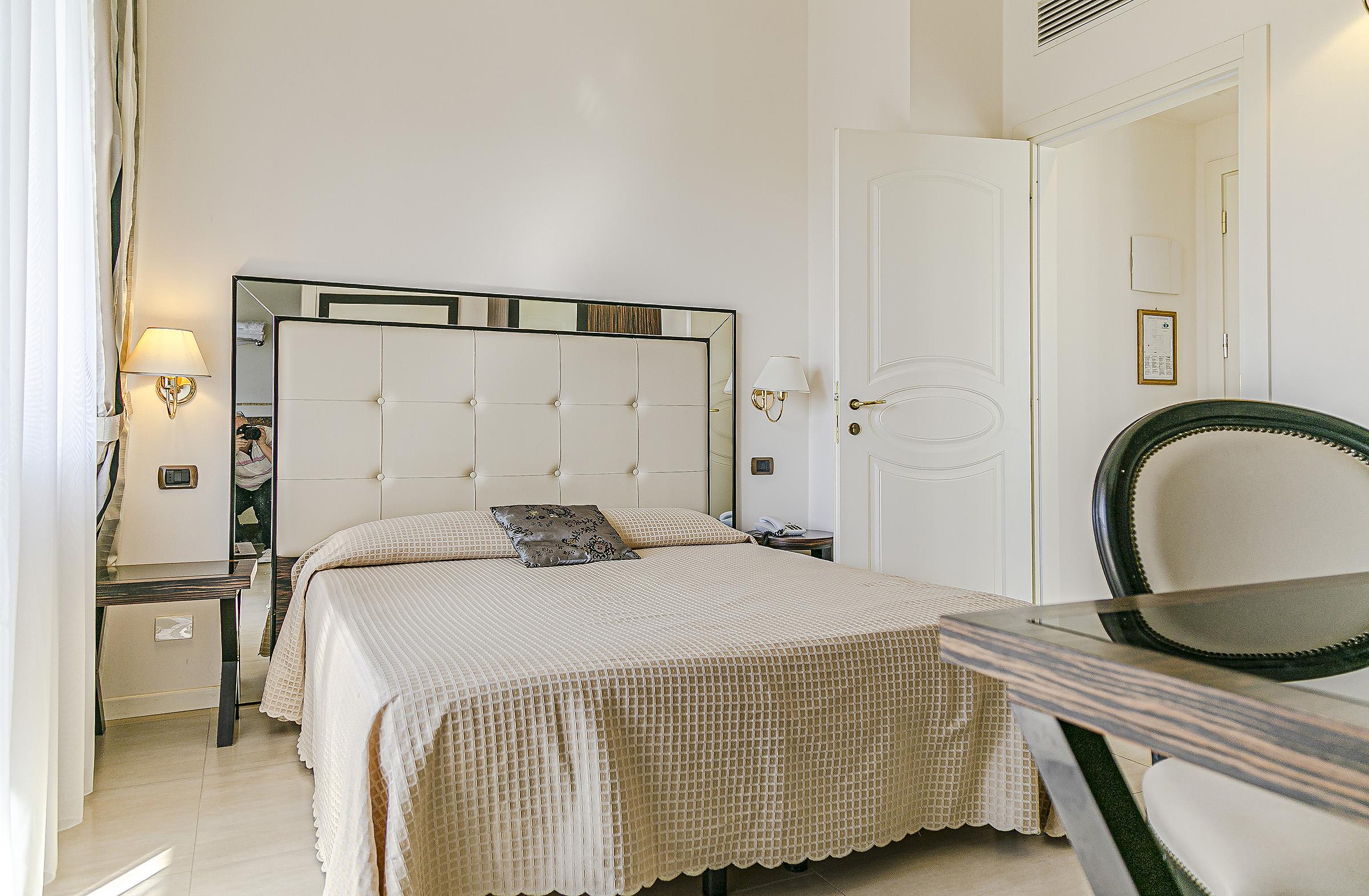 Hotel Metropolitan Белариа-Игеа Марина Екстериор снимка