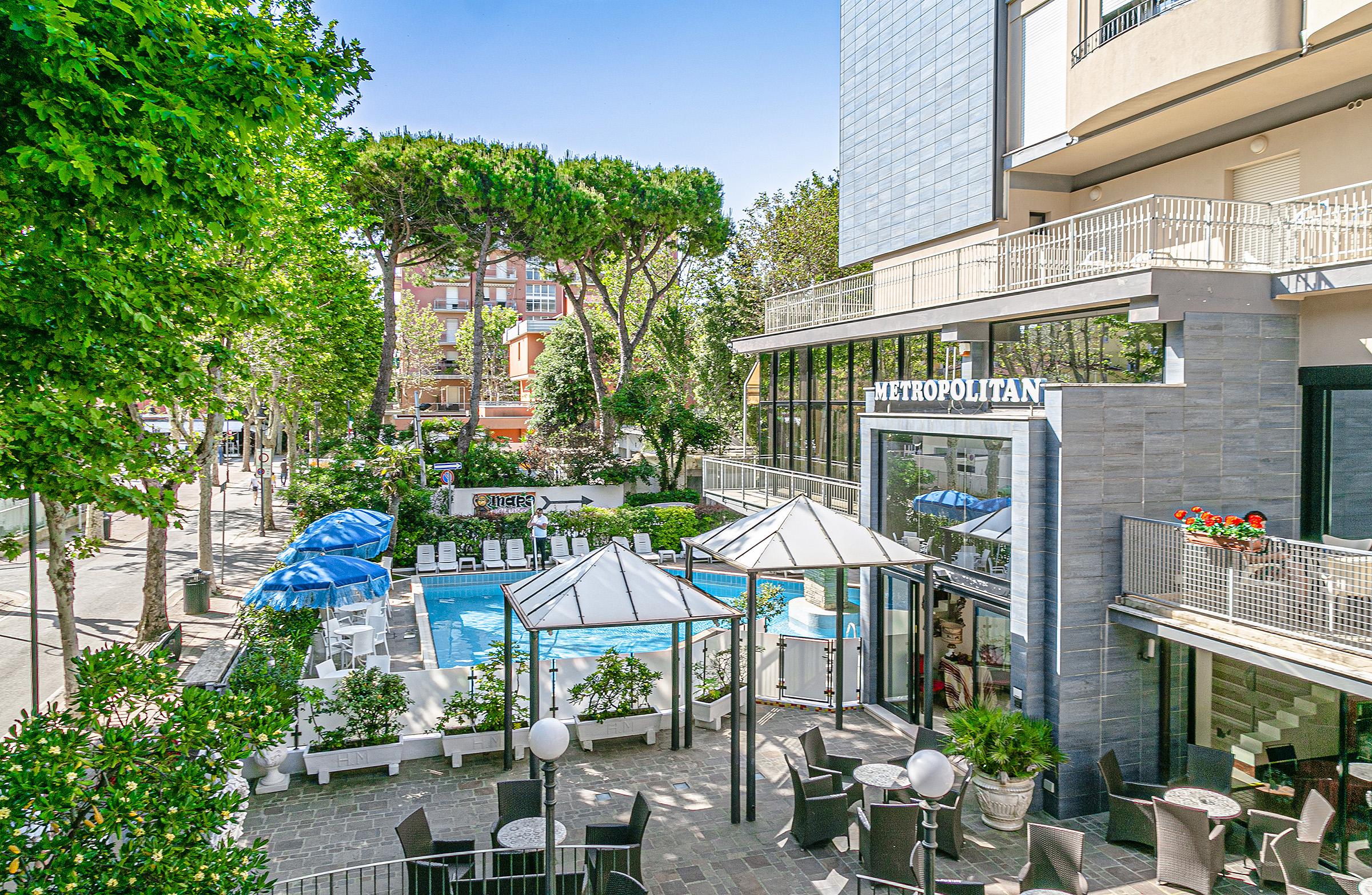 Hotel Metropolitan Белариа-Игеа Марина Екстериор снимка