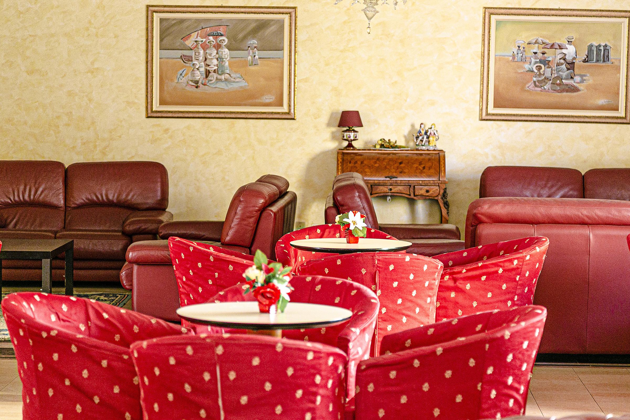 Hotel Metropolitan Белариа-Игеа Марина Екстериор снимка